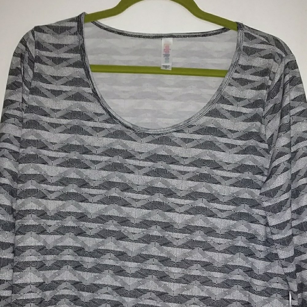 NWT Lularoe Medium Lynnae
